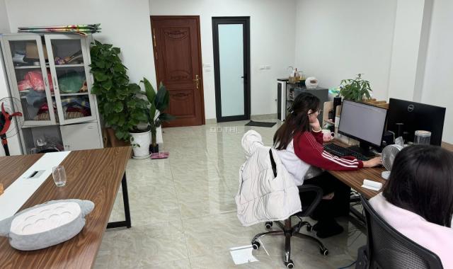 Cho thuê văn phòng ngõ 214 Nguyễn Xiển, phòng đẹp  thoáng như ảnh