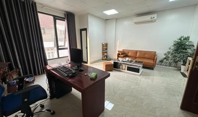 Cho thuê văn phòng ngõ 214 Nguyễn Xiển, phòng đẹp  thoáng như ảnh
