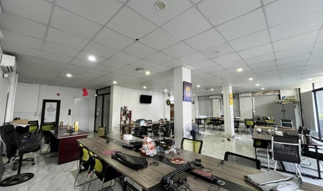 Cho thuê văn phòng 200 m2 tại Nguyễn Văn Lộc, sàn thông , mặt tiền 12m