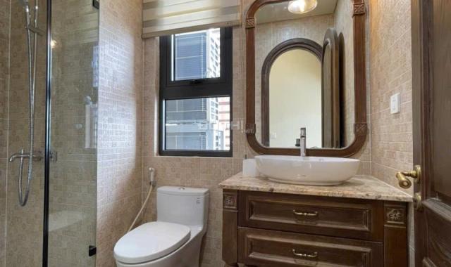 Bạn thân nhờ bán căn 161m2 full NT hoàng gia toà Diamond Residence 25 Lê Văn Lương