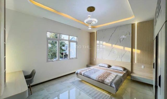 NHÀ ĐẸP 1 TRỆT 2 LẦU, 4X30M2, 4PN,4 WC NẰM NGAY TRUNG TÂM THÀNH PHỐ THỦ DẦU MỘT