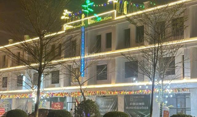 Đất mặt đường đôi 40m, mặt tiền 5m, Sát dự án Vinhome Liên Hà.