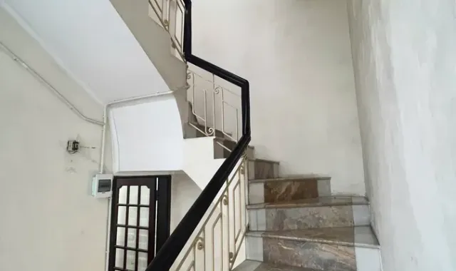 Bán nhà 4 tầng LÔ GÓC ngõ 61 Thái Thịnh, view vườn hoa, chỉ 14.5 tỷ.