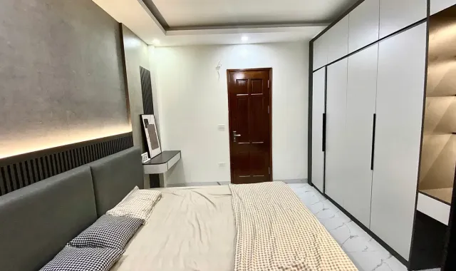Nhà đẹp 5 tầng, diện tích 38m2 mặt tiền 4m, giá 6.15 tỷ đường Ngọc Hồi, Tứ Hiệp