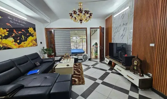 Bán nhà Trung Tâm Nam Từ Liêm, 112m2 4 tầng, mt 5m, ô chờ thang máy- 22 tỷ 5