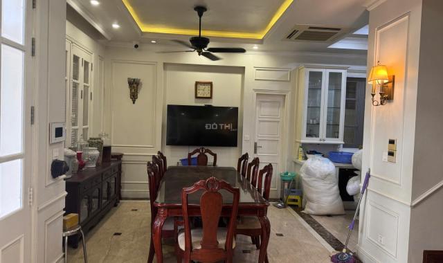 Cần bán gấp biệt thự Vạn Phúc Hà Đông 165m2, 4PN, nội thất Châu Âu, Sổ đỏ trao tay, Giá rẻ