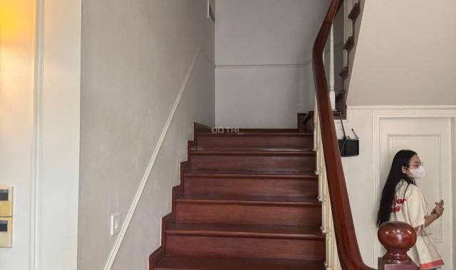 Cần bán gấp biệt thự Vạn Phúc Hà Đông 165m2, 4PN, nội thất Châu Âu, Sổ đỏ trao tay, Giá rẻ