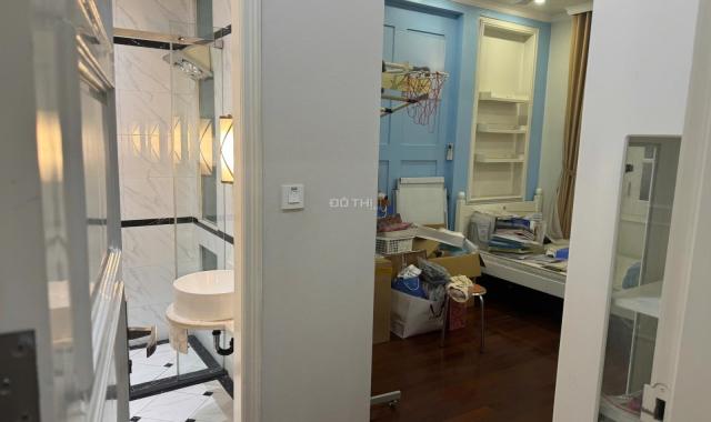 Cần bán gấp biệt thự Vạn Phúc Hà Đông 165m2, 4PN, nội thất Châu Âu, Sổ đỏ trao tay, Giá rẻ