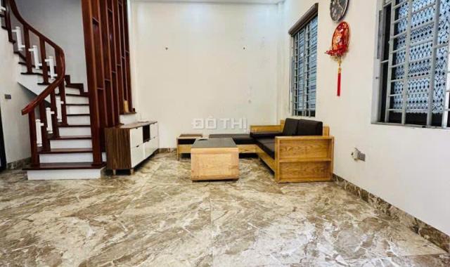 Bán nhà Nguyễn Sơn Long Biên, nhỉnh 8 tỷ, 5 tầng, lô góc, vài bước ra đường ô tô tránh