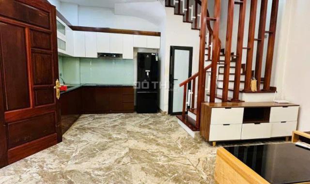 Bán nhà Nguyễn Sơn Long Biên, nhỉnh 8 tỷ, 5 tầng, lô góc, vài bước ra đường ô tô tránh