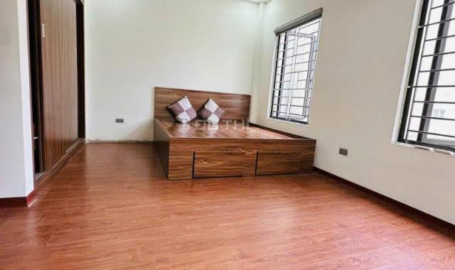 Bán nhà Nguyễn Sơn Long Biên, nhỉnh 8 tỷ, 5 tầng, lô góc, vài bước ra đường ô tô tránh