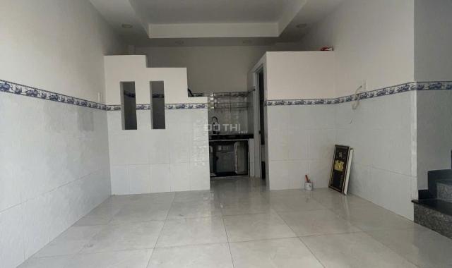Nhà nhỏ hiếm có ngay hẻm Trường Chinh, Tân Bình