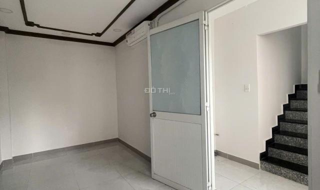 Nhà nhỏ hiếm có ngay hẻm Trường Chinh, Tân Bình