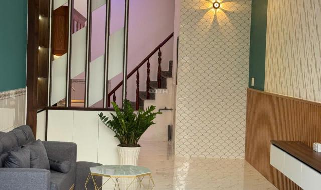 Chính chủ bán Nhà Mới Xây tại Xuân Thới Thượng, hẻm Ô Tô,Tặng nội thất