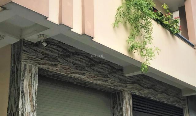 Bán nhà Gần ĐH Thương Mại/diện tích 40m2 giá 9.8 Tỷ/ mặt tiền 5m