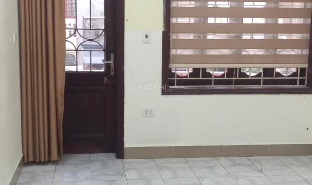 Cho thuê căn hộ riêng 3 tầng ngõ 1 Bùi Xương Trạch, ô tô đỗ sát cổng, cách phố Bùi Xương Trạch 100m