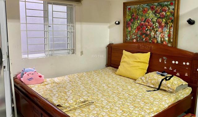 Bán nhà ngõ thông xe 3 gác phố Đại la, 12.3 Tỷ có thương lượng