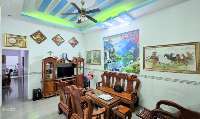 ⚠️B.ÁN 2,999 TỶ - NHÀ SẠCH ĐẸP - Tường Xây 20cm Chắc Chắn - Đường Thông Xe Hơi - Phường Tân Phong