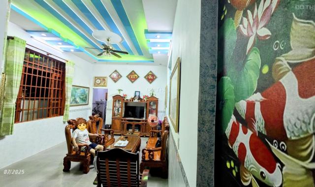⚠️B.ÁN 2,999 TỶ - NHÀ SẠCH ĐẸP - Tường Xây 20cm Chắc Chắn - Đường Thông Xe Hơi - Phường Tân Phong