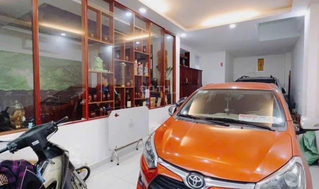 Nhà 3/2 quận 10, 100m2 nhà to rộng 6 PN 7 WC thoáng mát, phong thủy tốt