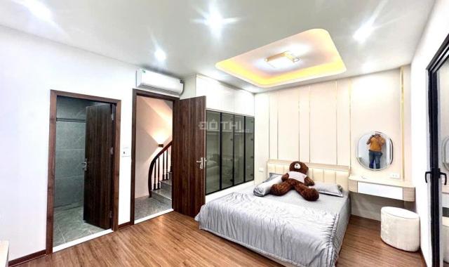 Mặt phố đàm quang trung 82m 5 tầng giá chào nhỉnh 300tr