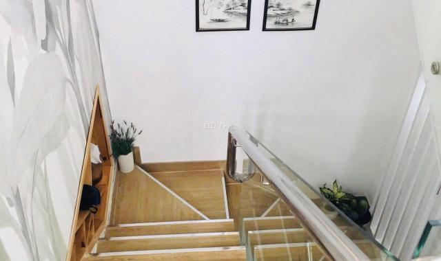 Chính chủ cho thuê Nhà Nguyên Căn Đẹp, giáp Q1, giá tốt
