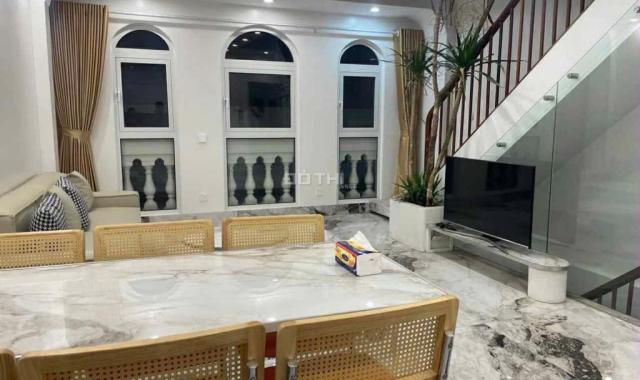 🌹BÁN NHÀ HOA BẰNG- 6 TẦNG-5M MẶT TIỀN- 2 THOÁNG- NHÀ MỚI KÍNH KOONG,THANG MÁY - FULL NỘI THẤT