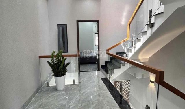 BÁN NHÀ 1 TRỆT 2 LẦU GẦN VÒNG XOAY AN PHÚ