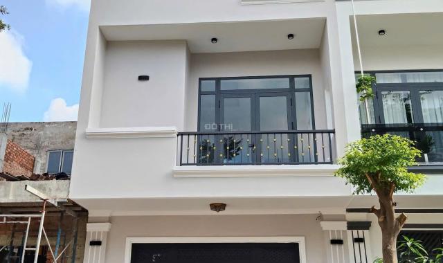 Bán nhà mới 100%- sổ hồng riêng, chính chủ cần bán