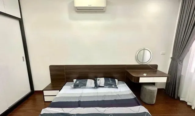 NHÀ QUAN NHÂN – 4 PHÒNG – SÂN ĐỂ XE – Ở VỪA KINH DOANH – GIÁ 6.75 TỶ!