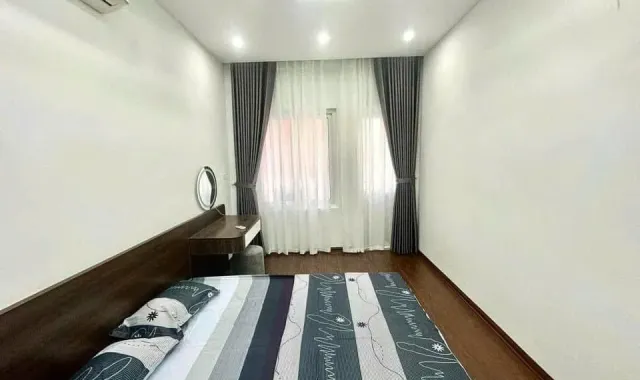 NHÀ QUAN NHÂN – 4 PHÒNG – SÂN ĐỂ XE – Ở VỪA KINH DOANH – GIÁ 6.75 TỶ!