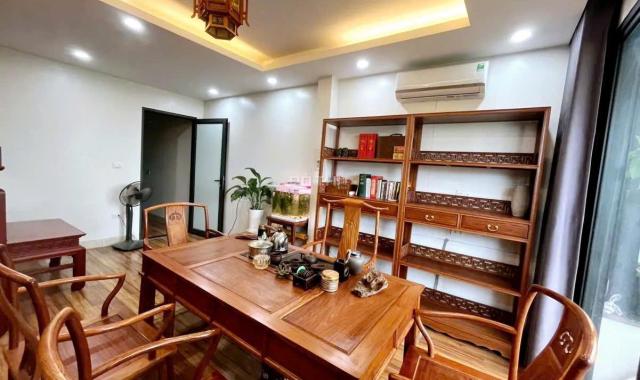 BÁN NHÀ MP LONG BIÊN – GẦN AEON MALL – KINH DOANH ĐỈNH - 5 tầng, MT 4m5, 80m2, CHỈ 300tr/m