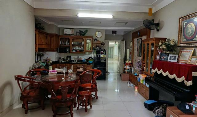 Bán căn hộ toà C6 Trần Hữu Dực Mỹ Đình 133m2 3PN nội thất xịn 6.x tỷ