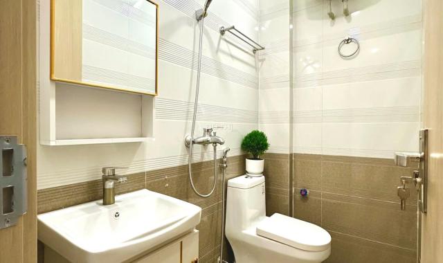 Bán nhà trung tâm Cầu Giấy 30m2 x 5 tầng giá nhỉnh 7 tỷ