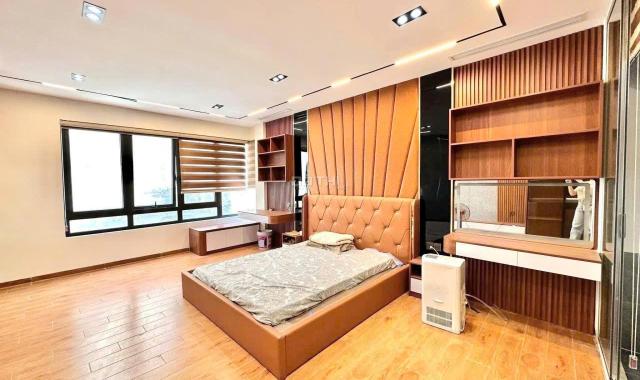 CÓ 102. BÁN NHÀ LÝ SƠN  LONG BIÊN, 7 TẦNG, GA RA Ô TÔ NGỦ T1, 3 BƯỚC RA PHỐ, GIÁ HỜI