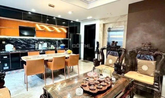 TUYỆT PHẨM. BÁN NHÀ LÂM HẠ LONG BIÊN, PHÂN LÔ, GA RA Ô TÔ CAMRY, KD, GIÁ MỀM