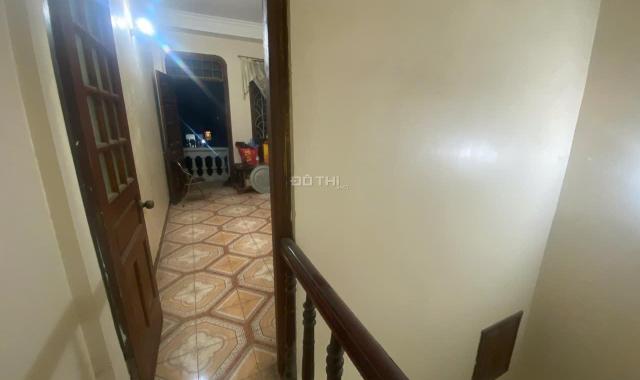 Cần bán nhanh nhà chính chủ phố Sơn Tây, MT 5,5m, 25/28m2, 3 tầng 1 tum, gần Lăng Bác.