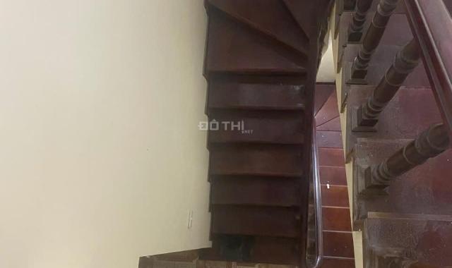 Cần bán nhanh nhà chính chủ phố Sơn Tây, MT 5,5m, 25/28m2, 3 tầng 1 tum, gần Lăng Bác.