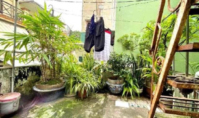 Cần bán nhanh nhà chính chủ phố Sơn Tây, MT 5,5m, 25/28m2, 3 tầng 1 tum, gần Lăng Bác.