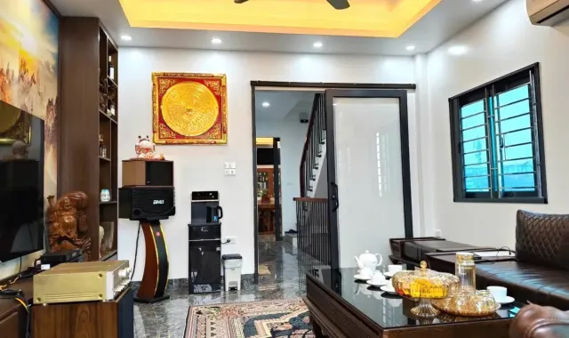 SIÊU HIẾM NHÀ PHỐ THẠCH BÀN ~14.5 TỶ 7 TẦNG THANG MÁY – NGÕ Ô TÔ – CÁCH PHỐ 20M