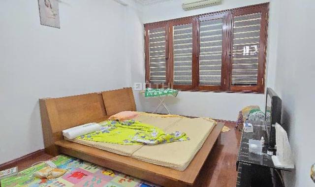Bán nhà Nguyễn Chí Thanh, Nhà đẹp, Ô tô tránh, 50m2. 21.8 Tỷ.