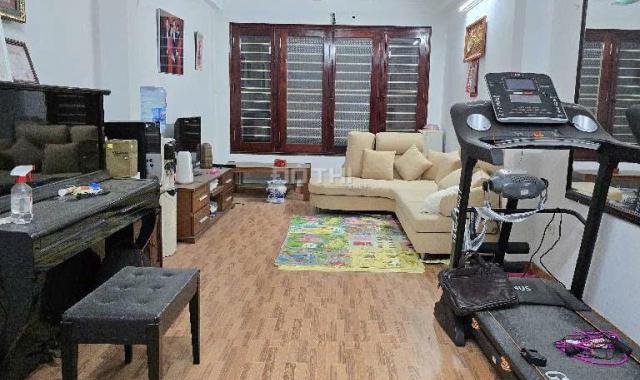 Bán nhà Nguyễn Chí Thanh, Nhà đẹp, Ô tô tránh, 50m2. 21.8 Tỷ.