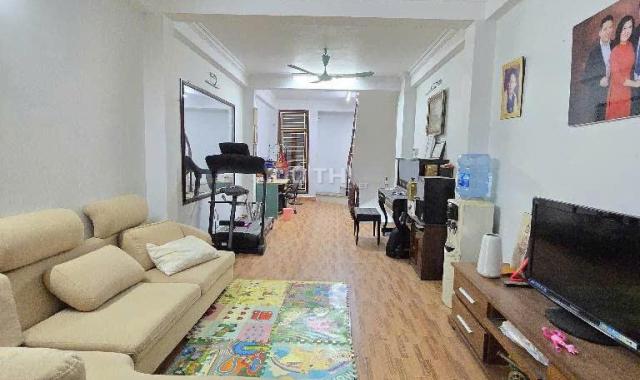 Bán nhà Nguyễn Chí Thanh, Nhà đẹp, Ô tô tránh, 50m2. 21.8 Tỷ.