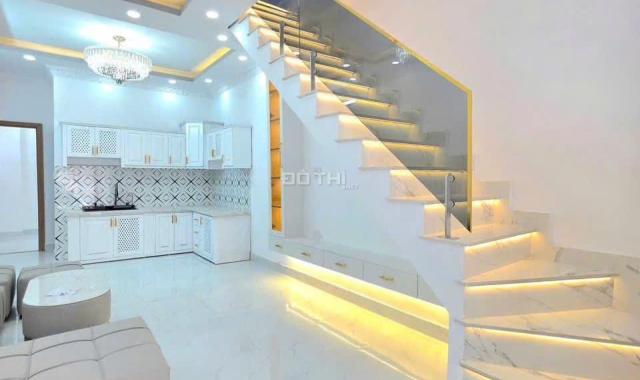 NHÀ ĐẸP – 1 LẦU – 4 tỷ 790 – XE HƠI 🚘 TỚI NHÀ – KẾ QUẬN 7