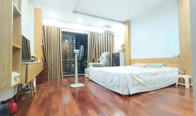 BÁN NHÀ PHÂN LÔ QUÂN ĐỘI LÊ TRỌNG TẤN 90M 4T Ô TÔ TRÁNH TRƯỚC NHÀ SÂN RỘNG NHÀ DÂN XÂY Ở CHẮC CHẮN
