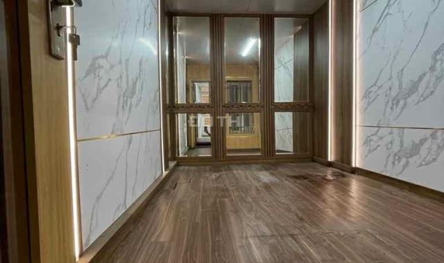 Bán nhà MẶT PHỐ LÁNG – Kinh doanh đỉnh, 33m2 3 tầng giá chỉ 10 TỶ, sổ đỏ chính chủ!