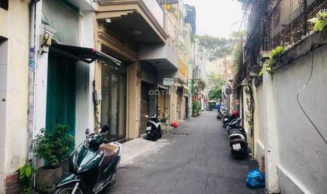Bán nhà tại 32 Huyền Quang, Phường Tân Định, Quận 1, HCM. DT33.5m2