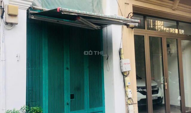 Bán nhà tại 32 Huyền Quang, Phường Tân Định, Quận 1, HCM. DT33.5m2