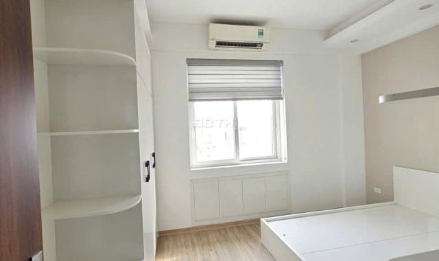 Bán căn hộ 2PN 2WC đường Trần Quý Kiên, TT Quận Cầu Giấy giá 4 tỷ 8