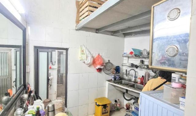 Nhà ngõ rẻ, thông tứ phía, tiện ích nhiều, gần TTTM